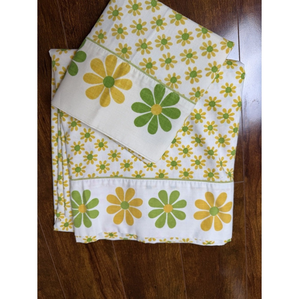 70s Daisy green yellow muslin Twin flat sheet & Pillow Case Muslin MCM Bonnie